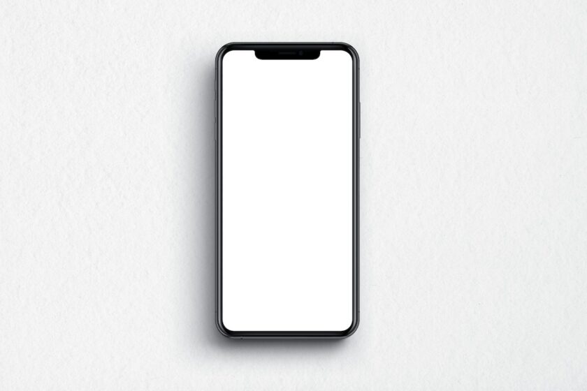 Mockup professionale su laptop e carta stampata per uso marketing